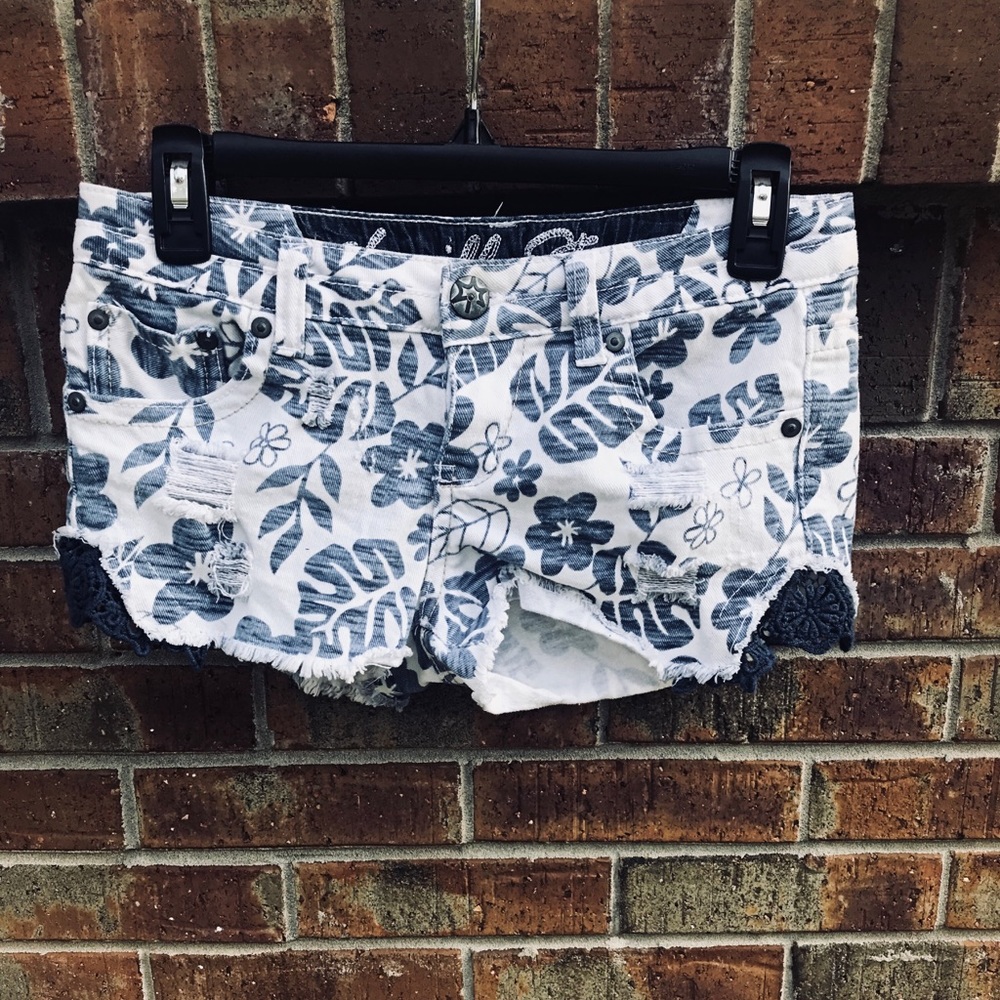 Vanilla Star Shorts